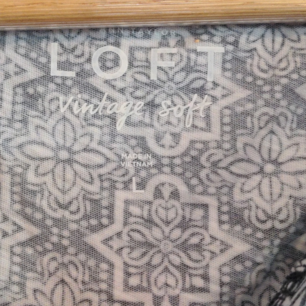 Large Loft Patterned Top - Picture 4 of 4
